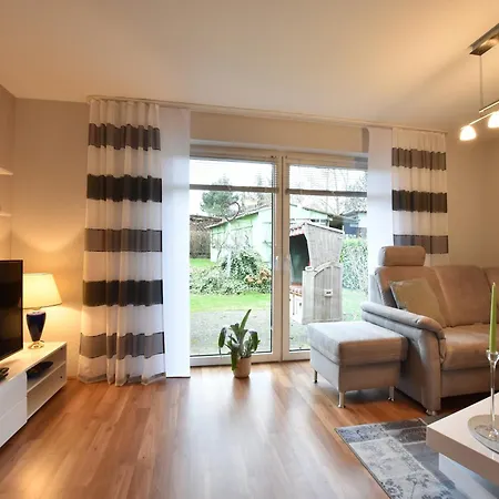 Cozy Coastal With Garden, Cleaning Included * Hohenkirchen (Nordwestmecklenburg)