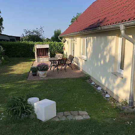 Cozy Coastal With Garden, Cleaning Included Casa vacanze Hohenkirchen (Nordwestmecklenburg)